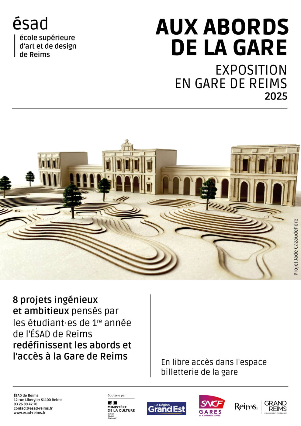 Aux abords de la gare